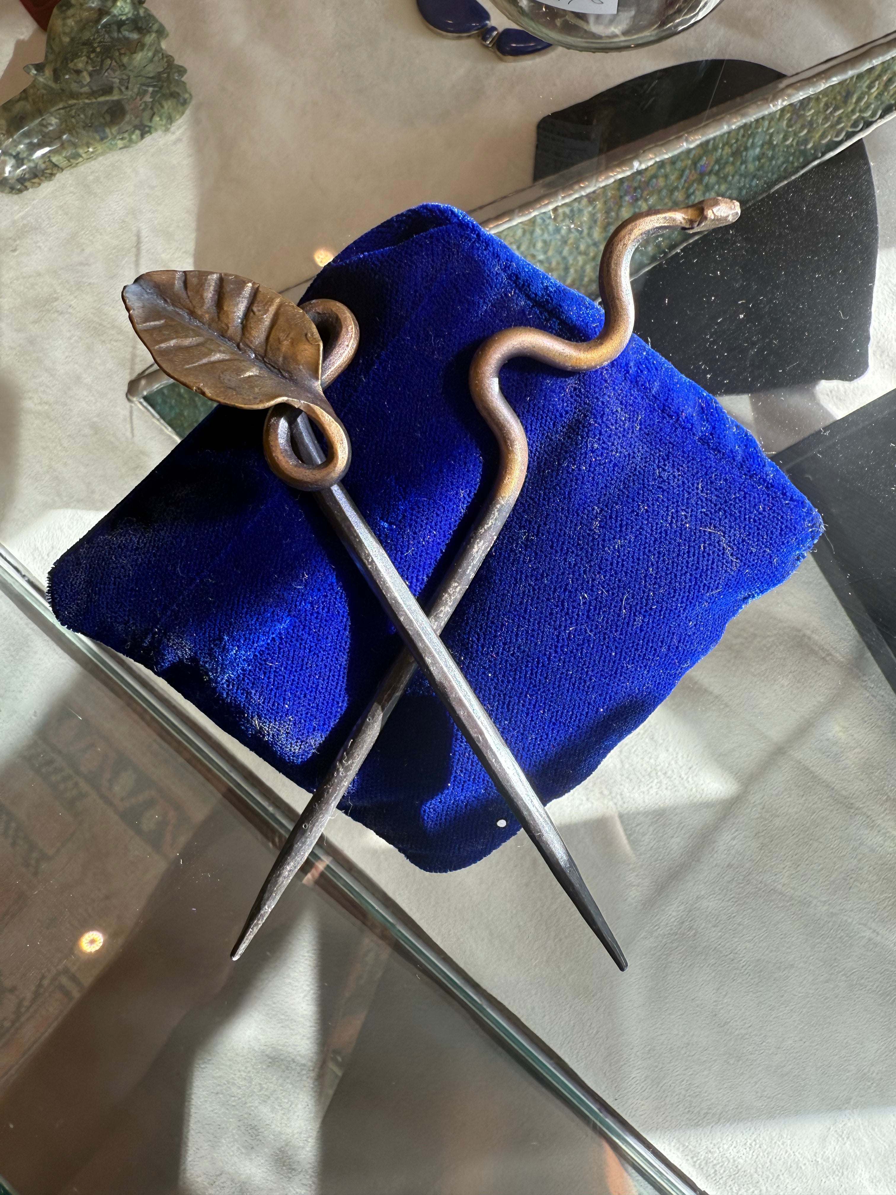 Iron Hair Pick